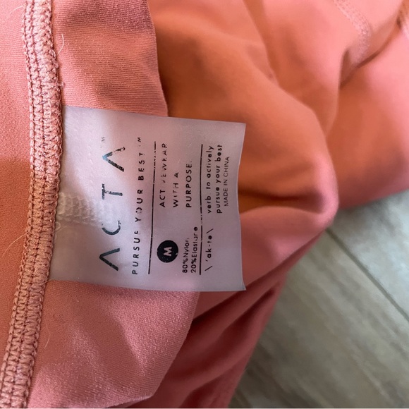 ACTA WEAR SET - Picture 3 of 3